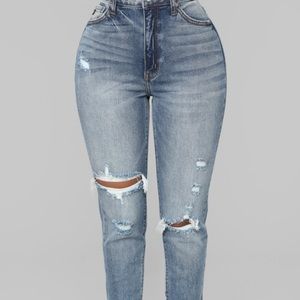 Fashion Nova mom jeans